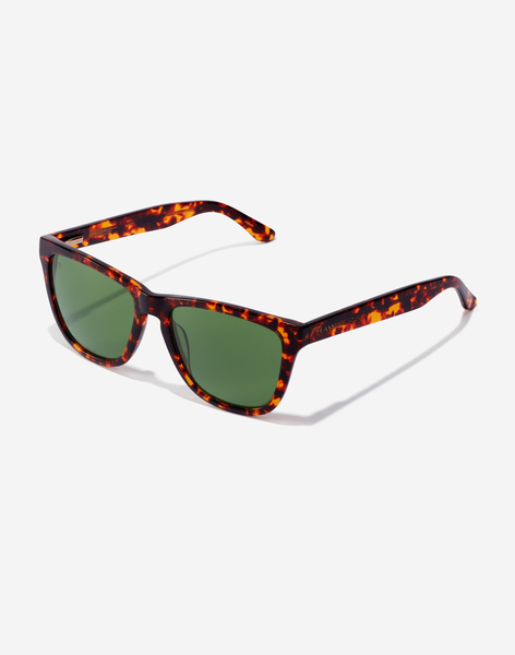 gafas de sol de pasta negro y lentes azules